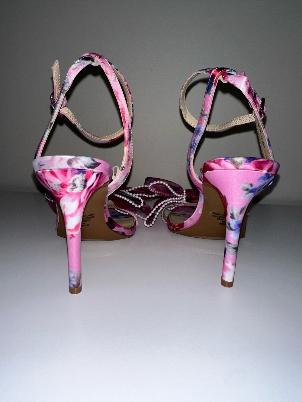 Betsey Johnson Fawn Pink Heels - Picture 4 of 4